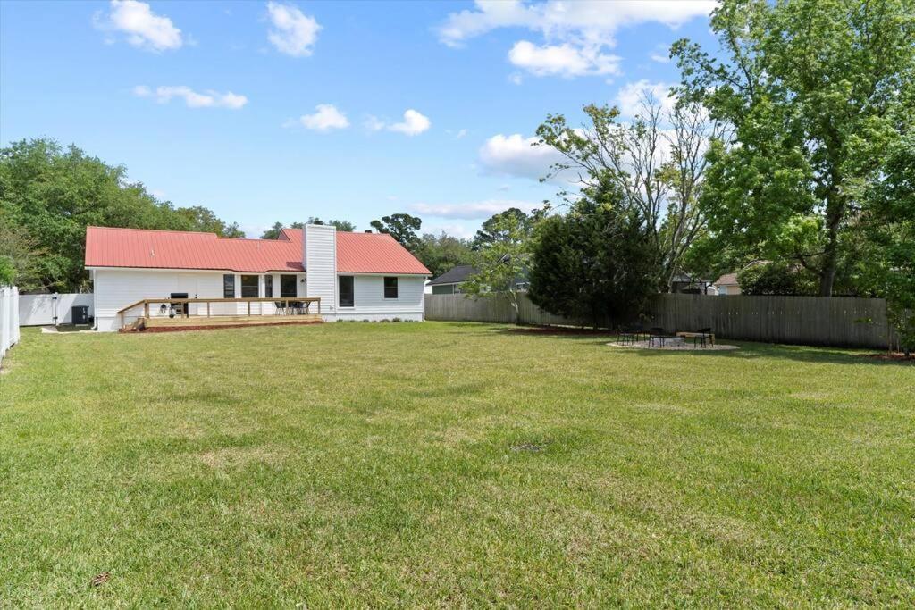 Spacious Home Near Beach, Large Yard, Game Room And Dog Friendly 傑克遜維爾 外观 照片