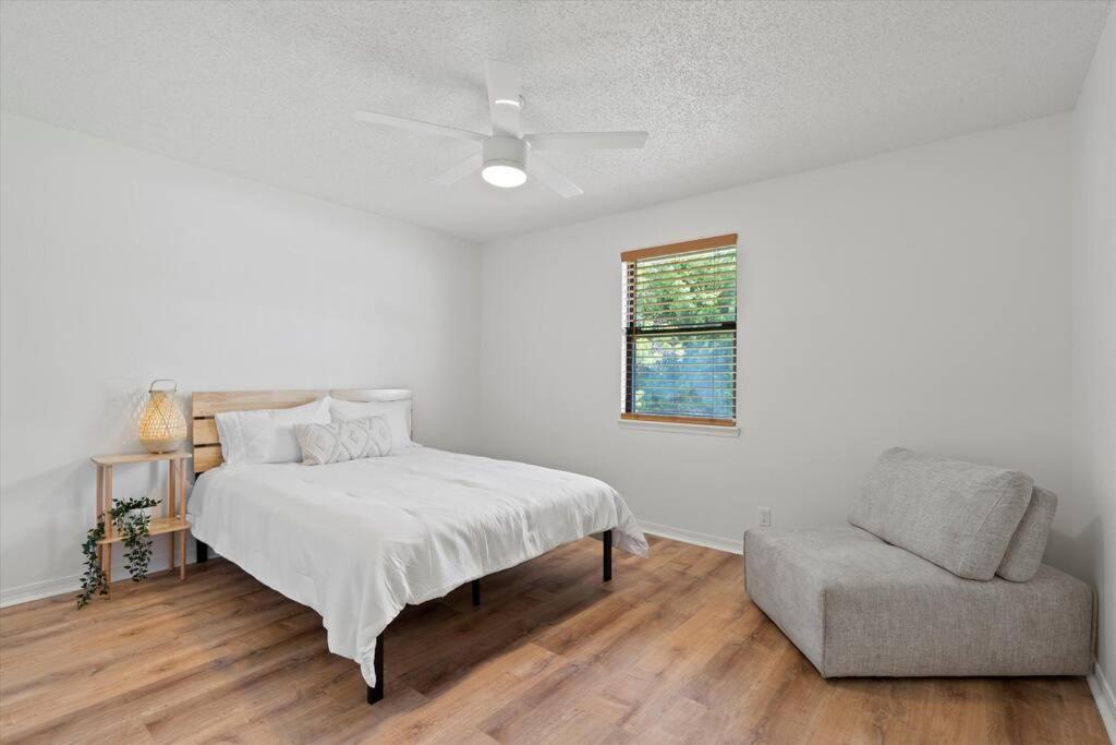Spacious Home Near Beach, Large Yard, Game Room And Dog Friendly 傑克遜維爾 外观 照片